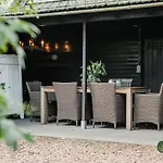 In Leenderbos With Bbq & Garden Appartement *